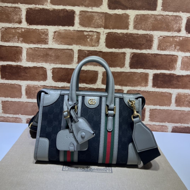 G*u*i shopping bags